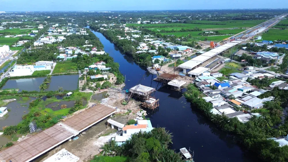 Cầu vượt sông Tân Bửu thuộc dự án Vành đai 3 TP.HCM tại Tây Ninh